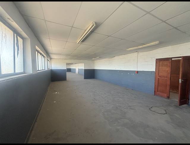 339M² WAREHOUSE TO LET IN BLACKHEATH INDUSTRIAL